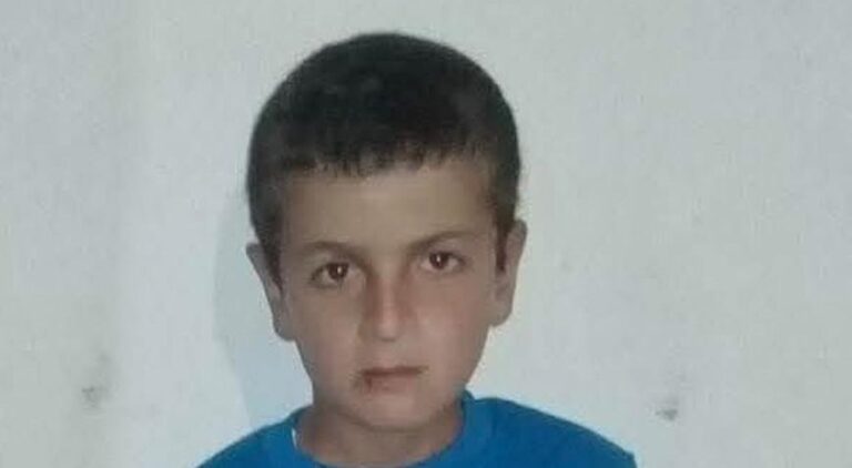 bir-anda-yere-yigildi-13-yasindaki-cocugun-kahreden-olumu-fSdntgEL.jpg