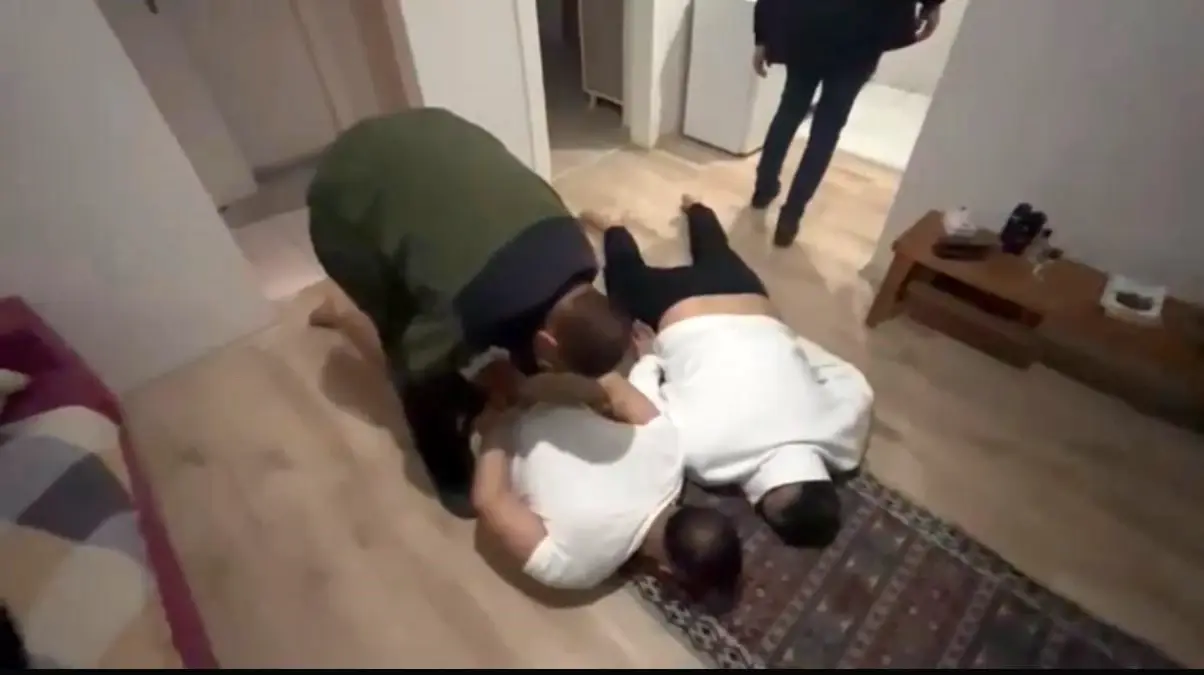 bursa merkezli suc orgutune es zamanli operasyon 22 gozalti 23 kadin kurtarildi sz6mxwCc