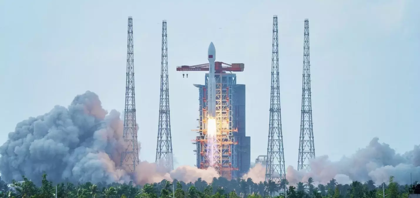 cin 12 uydu grubunu uzaya gonderdi 4zIsiTWd.jpg