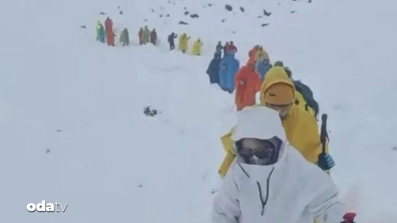 dunya bu goruntuleri konusuyor bin kisi mahsur kaldi iyvwcrF2