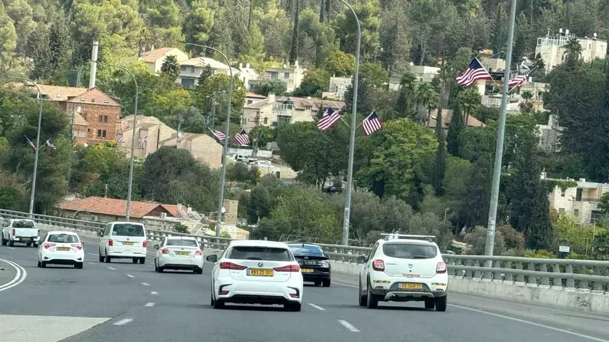 tel avivden kuduse ziyaretcileri abd bayraklari karsiliyor 9jSdXAiU.jpg