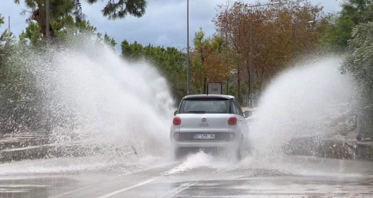 turizm cennetini saganak vurdu dhu36Ms8