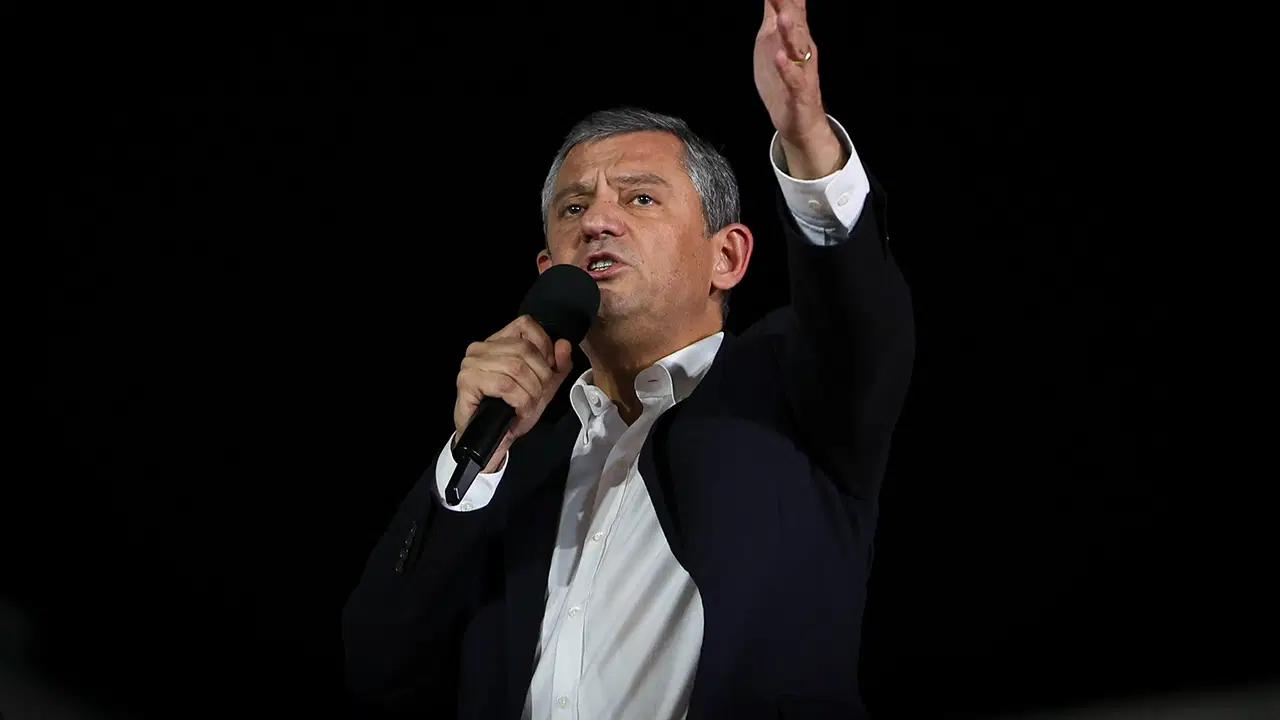 akin gurleke sure vermisti ozgur ozelden bu aksam icin saatli cagri LUn9ewUI.jpg