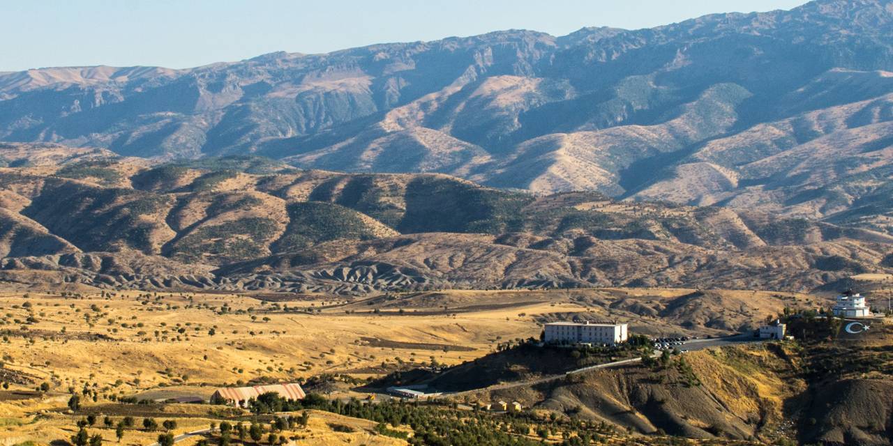 sirnakta bir bolgeye muhimmat imha sebebiyle 10 gunluk giris yasagi 8bCz3HtT.jpg