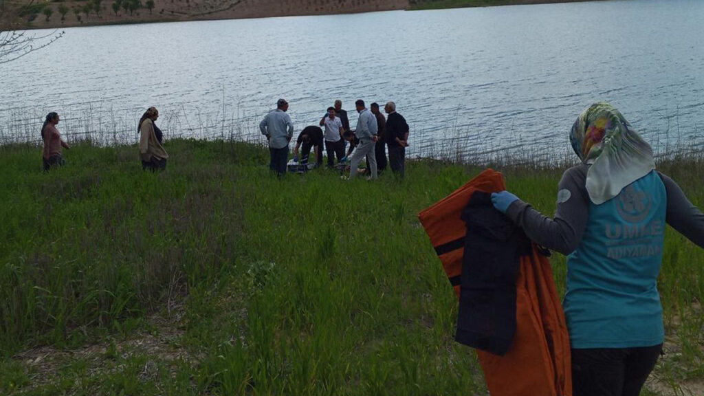 89-yasindaki-adam-girdigi-golette-hayatini-kaybetti-zFBv8bMT