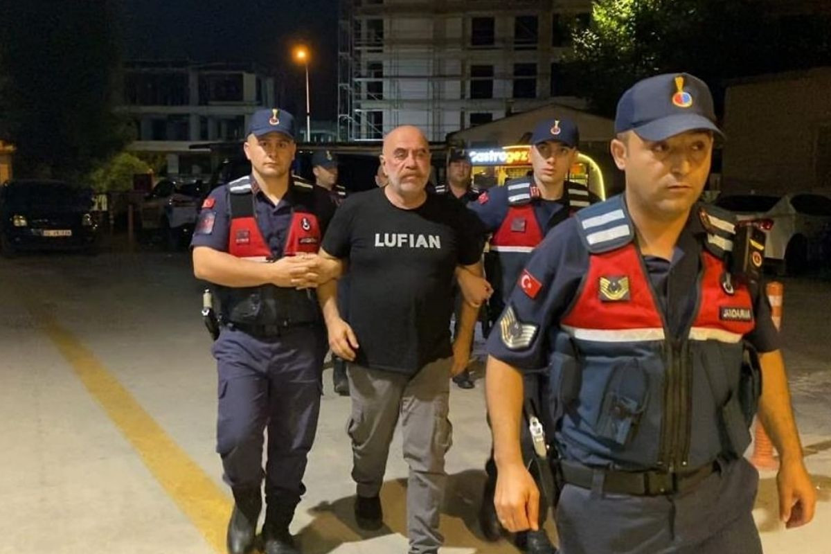 Yonetmen ezel akaya uyusturucu gozaltisi xYCBHOOQ